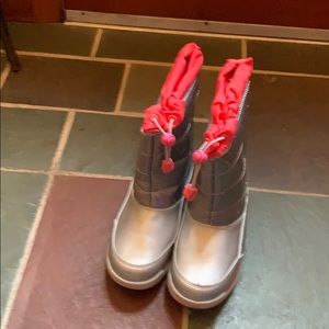 Girls snow boots
